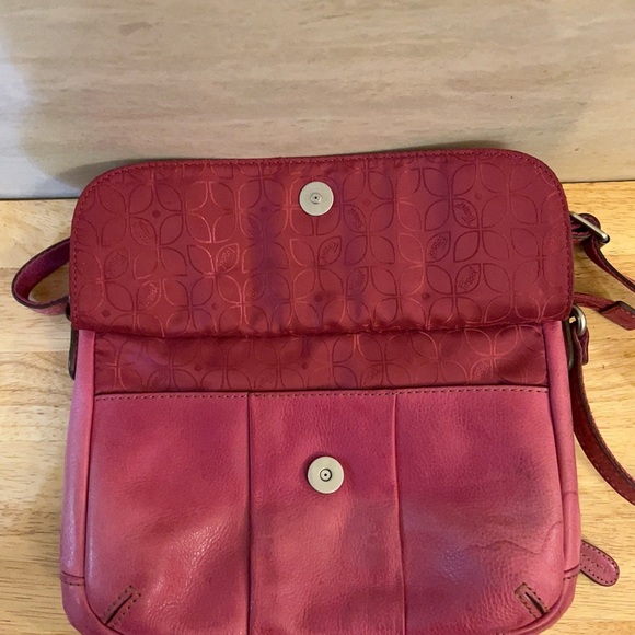 Fossil Pink Leather Adjustable Crossbody Bag - Picture 9 of 12